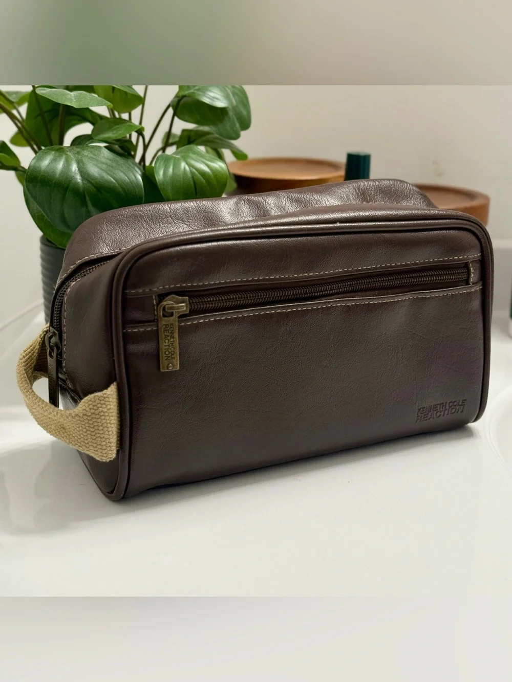 Kenneth Cole Reaction Men’s Brown Leather Toiletry Bag